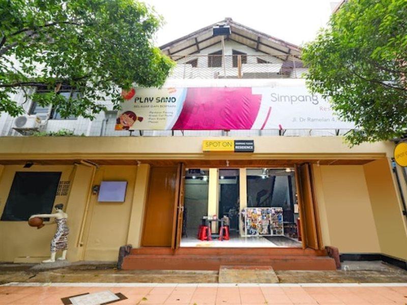 Oyo 2240 Simpang Tujuh Residence Kudus Dış mekan fotoğraf