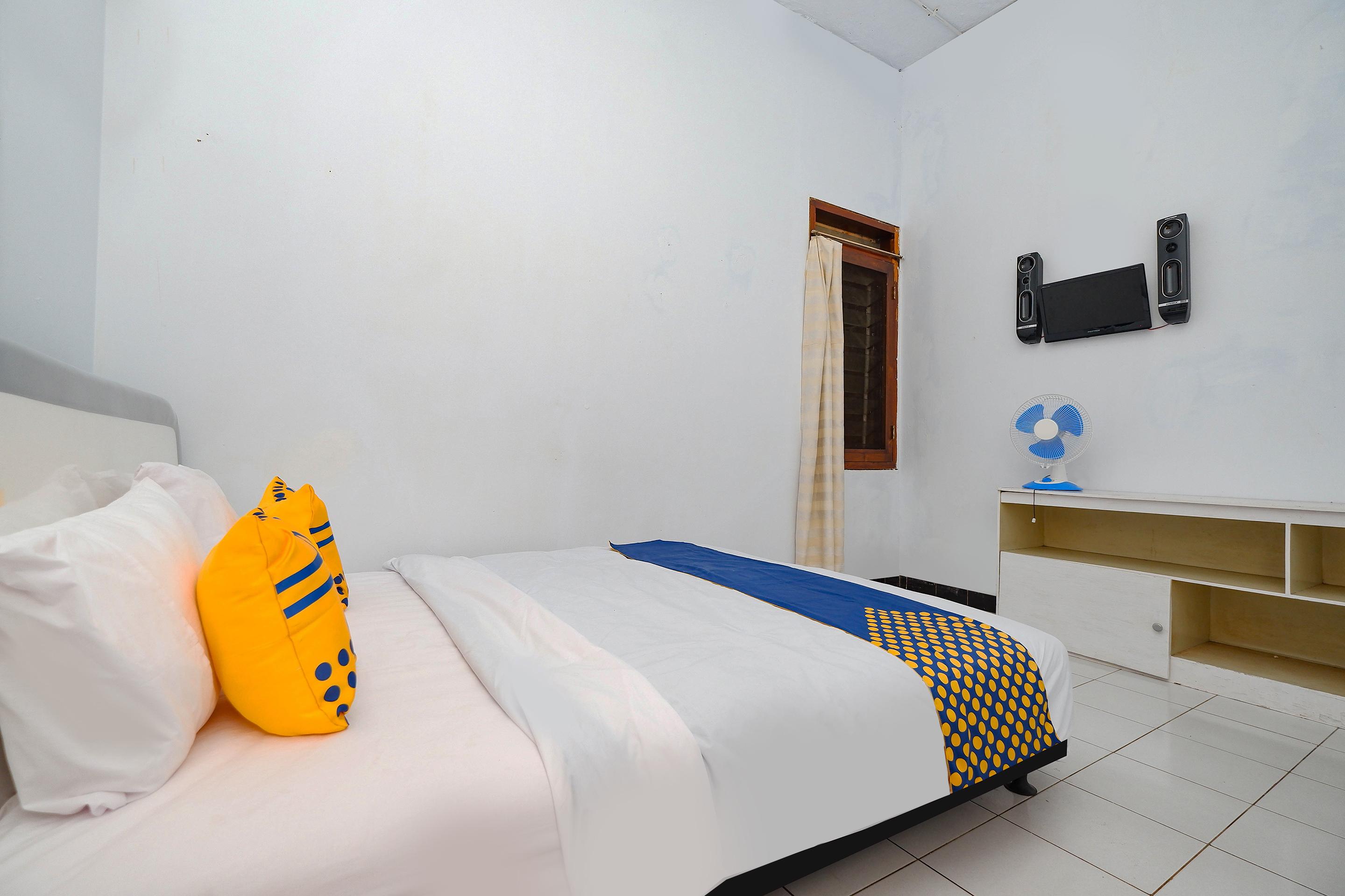 Oyo 2240 Simpang Tujuh Residence Kudus Dış mekan fotoğraf