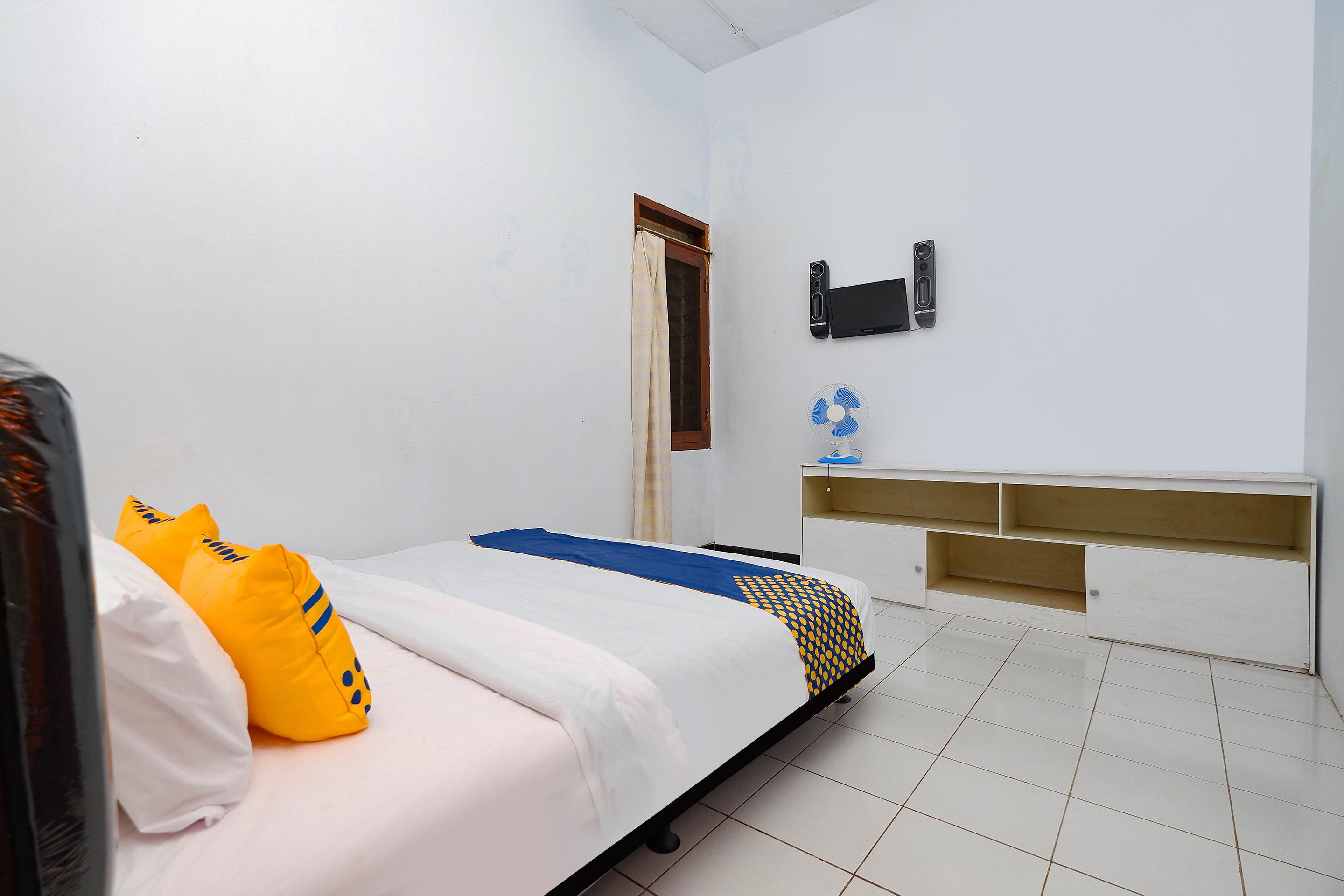 Oyo 2240 Simpang Tujuh Residence Kudus Dış mekan fotoğraf