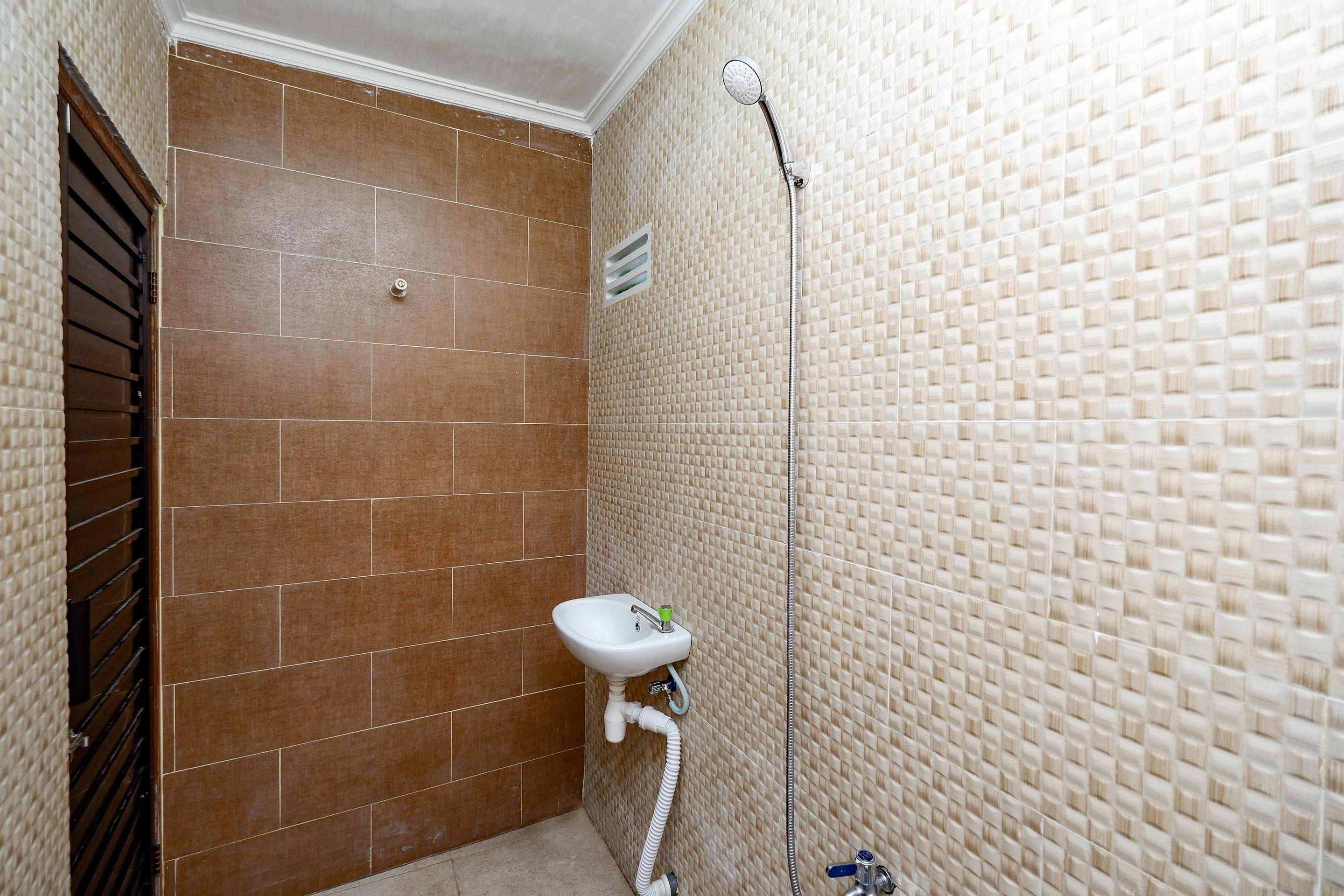 Oyo 2240 Simpang Tujuh Residence Kudus Dış mekan fotoğraf