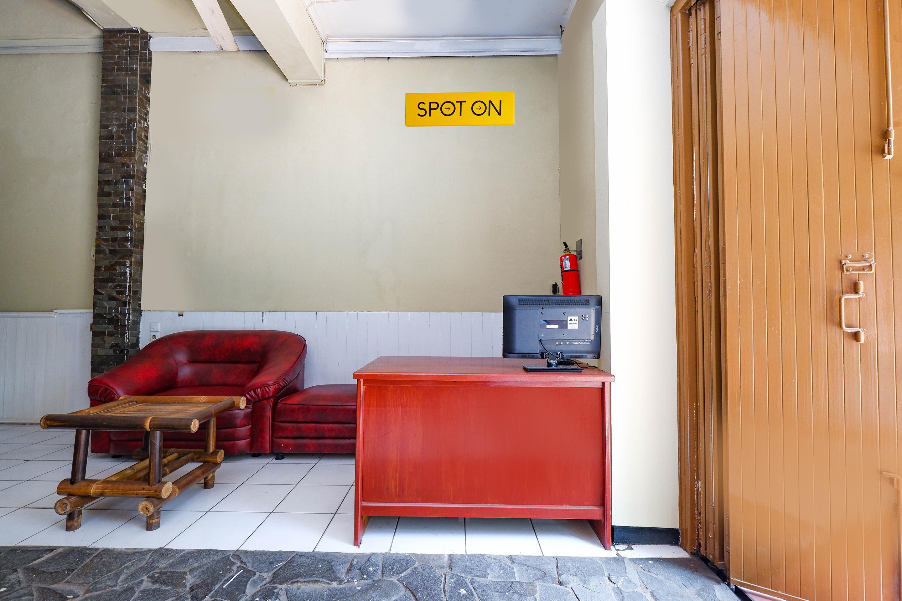 Oyo 2240 Simpang Tujuh Residence Kudus Dış mekan fotoğraf