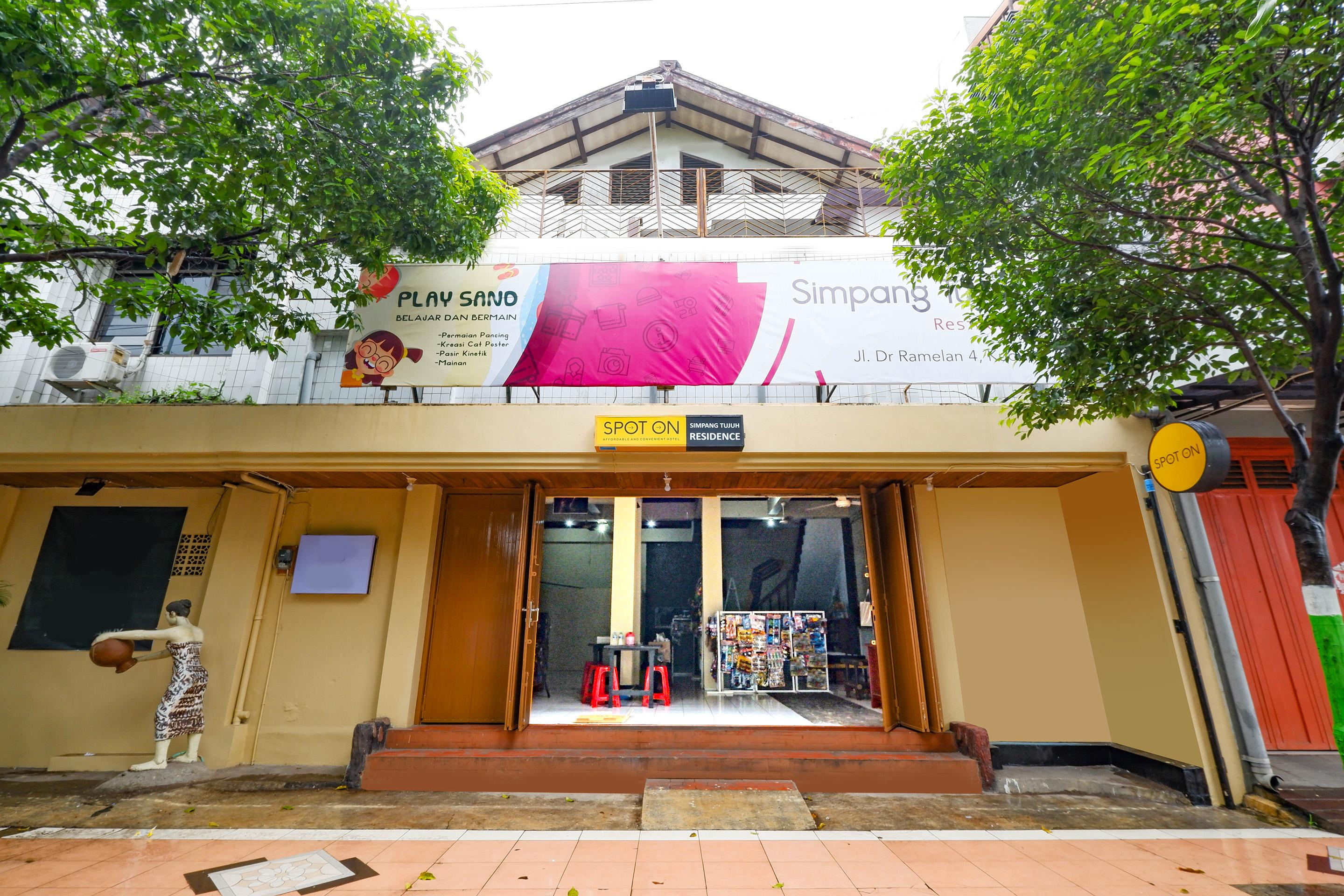 Oyo 2240 Simpang Tujuh Residence Kudus Dış mekan fotoğraf