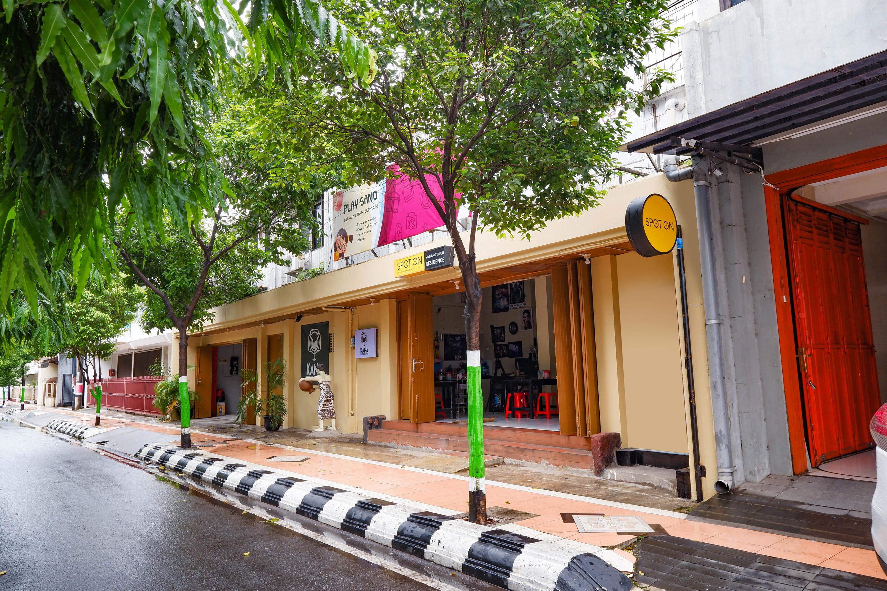 Oyo 2240 Simpang Tujuh Residence Kudus Dış mekan fotoğraf