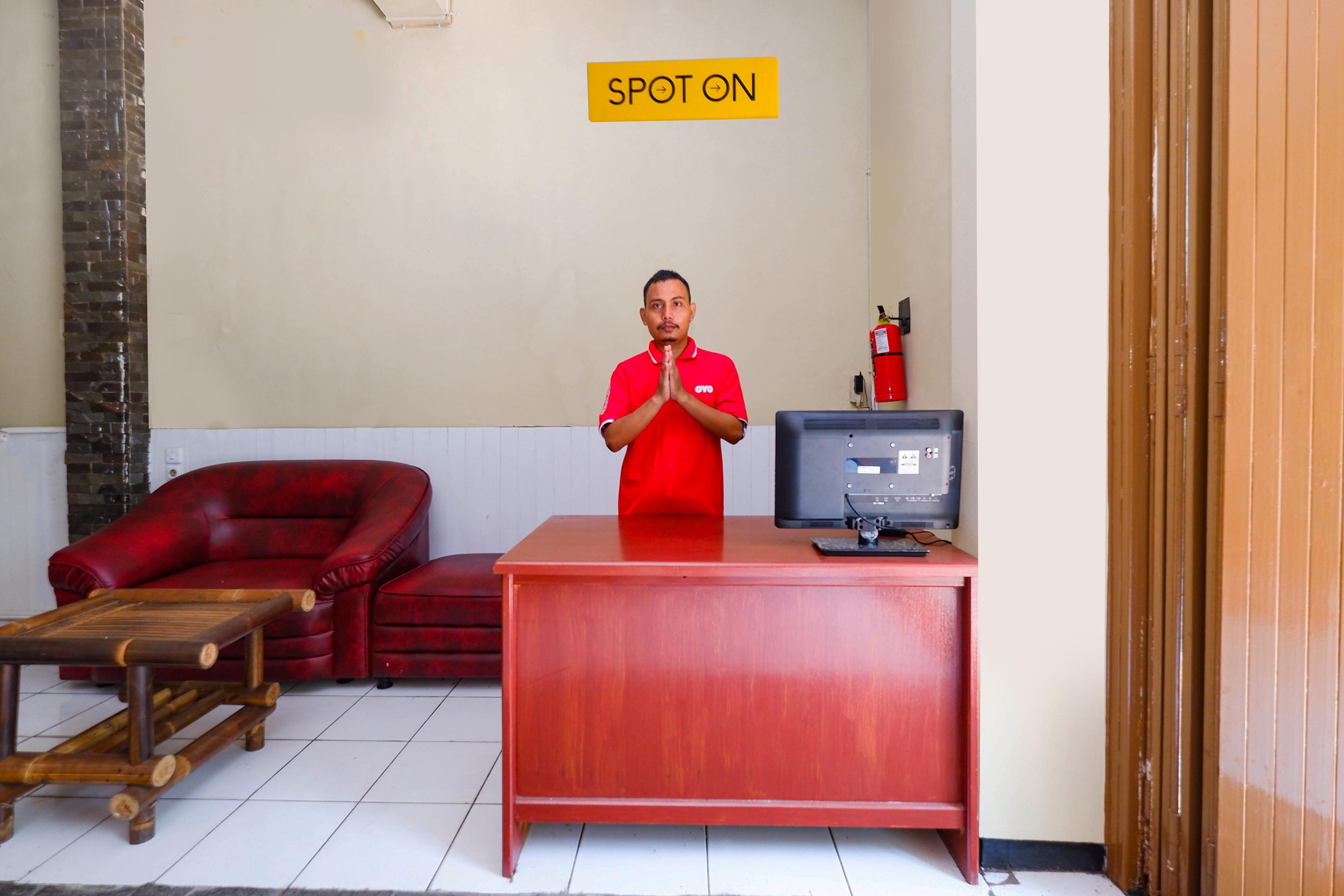 Oyo 2240 Simpang Tujuh Residence Kudus Dış mekan fotoğraf